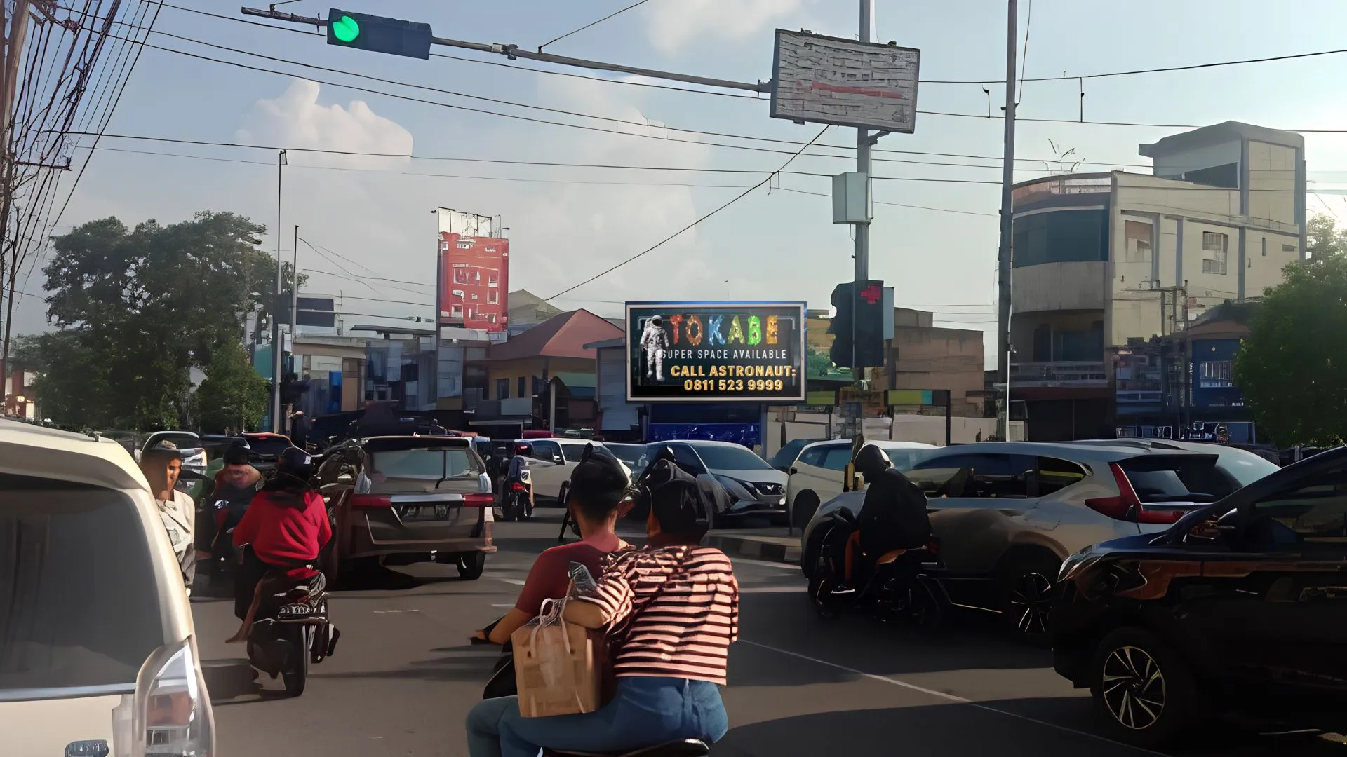 Layanan Videotron DOOH Tokabe.id - Jl. Jamin Ginting Simp. Jl. Dr. Mansyur (Simpang Kampus USU) - Iklan videotron Medan murah