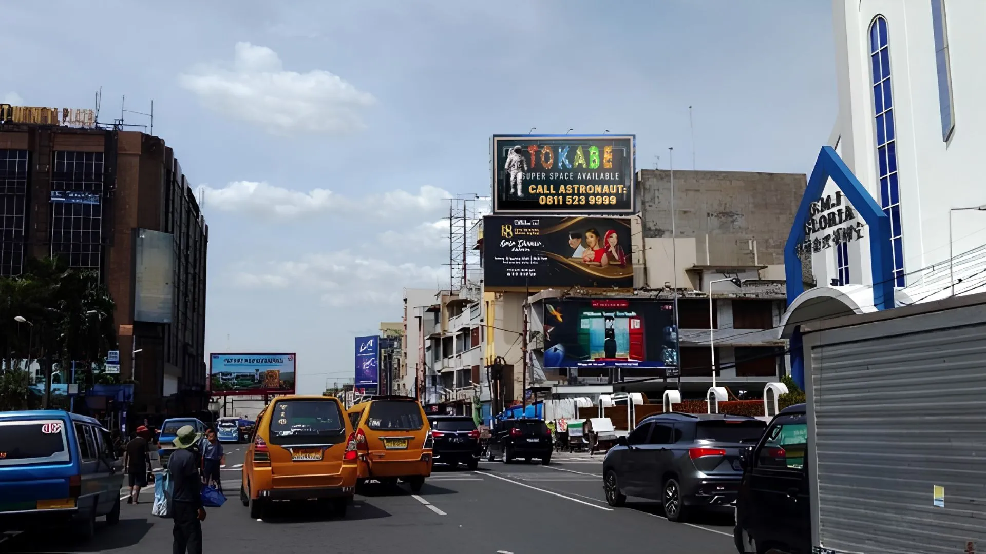 Sewa Reklame Billboard Tokabe.id - Jl. MT. Haryono Dpn. Toko Tunas Baru, Medan - Harga sewa billboard Medan