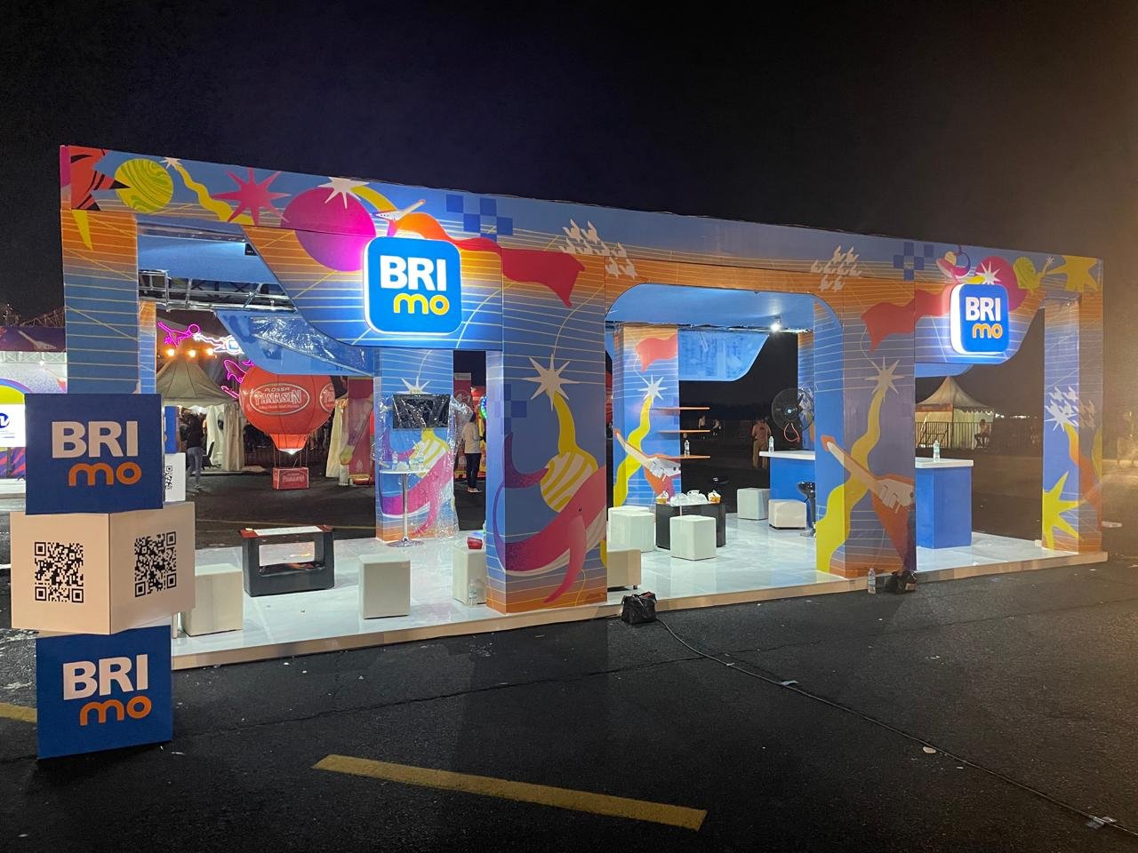 Booth Activity / Interior